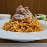 キッチン ブルー グローブ - 横から、パスタも山盛り (大盛りです)