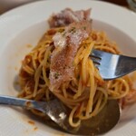 キッチン ブルー グローブ - 今度は生ハムを乗せて