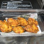 キッチン ブルー グローブ - から揚げは隙間を開けて、熱を放出させていました