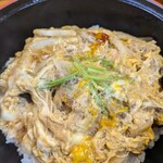 さきた - 蓋を開けた後の「うな玉子丼」パット見た目　玉子丼？どこに鰻がいるの？？？　玉子の厚焼きが鰻丼に乗った物を連想してました。