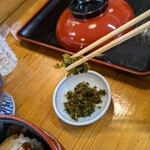 さきた - 高菜漬物をむしゃむしゃと