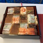 いづ重 - 上箱寿司2,333円