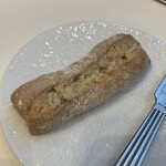 ソンブルイユ TOKYO - ひまわりの種のパン