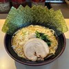 横濱家系ラーメン 幸家 - ラーメン900円麺硬め。海苔増し150円。