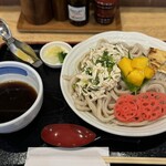 手打ちうどん 和 - いろは夏うどん　950円　　大盛り　110円