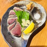 魚屋三代目 鯔背 - カツオの藁焼き
