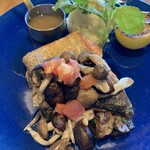 シズラー - メインのサーモンきのこ