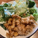 シズラー - サラダとドリア、パスタ