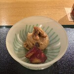 おかもと - 11.ラムレーズンの入ったキャラメルアイス、胡桃、パイナップルの赤ワイン漬け。