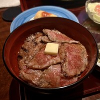 赤坂 津つ井 総本店 - ビフテキ丼&カニクリームコロッケセット/