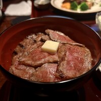 赤坂 津つ井 総本店 - ビフテキ丼&カニクリームコロッケセット/