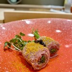 大宮 鮨 貴山 - 和牛ロース唐墨/キャビア添え