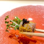 大宮 鮨 貴山 - 和牛ロース唐墨/キャビア添え