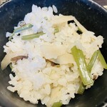 横浜 夜景 鉄板焼＆ステーキ 祥鳳 - ごぼうと山菜の炊き込みご飯