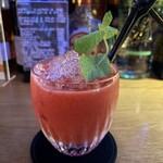 NEO SHOT BAR　深海の洞窟 - ラムベースの苺のフローズンカクテル