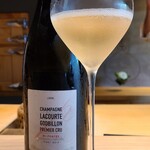 鮨 三心 - お酒②ラクルト・ゴドビヨン・テロワール・デキュイユNV(RMシャンパーニュ、フランス)
      葡萄品種:ピノ・ノワール85%、シャルドネ15%