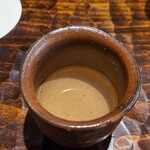 鮨 三心 - ⑫汀線蛤(千葉県産)の出汁
      汀線蛤は輪郭のハッキリした旨み、一口飲めば直ぐに分かるほど綺麗な出汁、火入の強さと時間がバッチリ合っているのが分かります
      因みに天候によりベストな時間は毎日違います