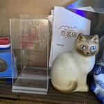 コジコジ - 100名店の盾がいっぱい