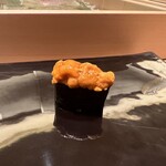 寺子屋 すし匠 - 馬糞雲丹の軍艦