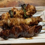 味よし 焼鳥 - 上からひな、スタミナ（ニンニクあり）、レバー