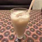 インド料理 パリワル - バナナのフレッシュ感が美味しい！バナナラッシー