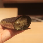 鮨 しみづ - 炊き立てのシャリと山葵の巻物
