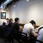 NIBOSHI MANIA - 壁側の席