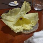 Kumazawa - オクラの花、この後ちぎって食べました