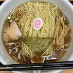 らーめんどんぐり - 2玉目の麺が、スープから顔を出しています。