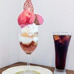 Cafe Dhigu - ■桃とすももパフェ(2024年8月)