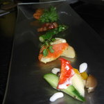 aura dining - 前菜　　激選された素材　aura dining特製のソースで頂く醍醐味（コース１例：要予約）