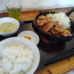 肉食堂 最後にカツ。 - 