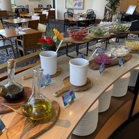 ザ・カフェ - 個人的にはオリーブとバルサミコ酢でサラダ食べれるのご良かったです。