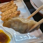 らーめん 陽八 - 一口噛むと溢れる肉汁