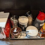 らーめん 陽八 - 卓上