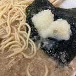 ラーメンショップ - スープがうまいのでニンニクはいらないくらいです