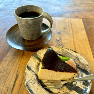 カフェ+ギャラリー 青田風_1