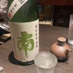 杉並 まん月 - 日本酒は好みを伝えるとそれに合ったものを選んでくれる