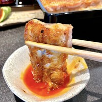 銀座 四代目 高橋屋 銀座店 - うなぎを黄身ダレに漬けて