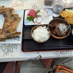 ヤマタくん - おまかせ定食（マグロカマ焼き付き）