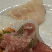 ザ・ループ(ホテルアゴーラリージェンシー大阪堺) - 上　スズキ、イカ、マグロユッケ、