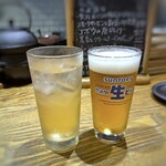 ユルイヤ - ビール(638円）、梅酒ソーダ割り(550円）。梅酒が少ないですね。ロックで頼めばよかった。