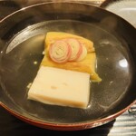富小路 やま岸 - 【写真④】久世茄子(京都市)と生姜豆腐のお椀、茗荷載せ
