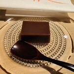 富小路 やま岸 - 【写真⑱】井戸水(富小路やま岸地下)の水羊羹