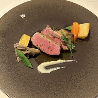 シェヌー - 肉料理：宮城県大郷産の羊肉のポワレ