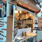 TaTa - なんとなくケバブ屋を彷彿とさせる(店員さんも)