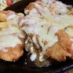 ハッピーバーガー - タラかつトマトソースチーズ