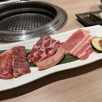 近江うし 焼肉 にくTATSU 青山本店 - 