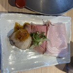 麺道 麒麟児 - 特製で出てくるチャーシュー