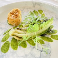 エノテーカ ピンキオーリ 名古屋 - 答志島産 スズキのフリット ロメインレタスの炭火焼き カラスミ